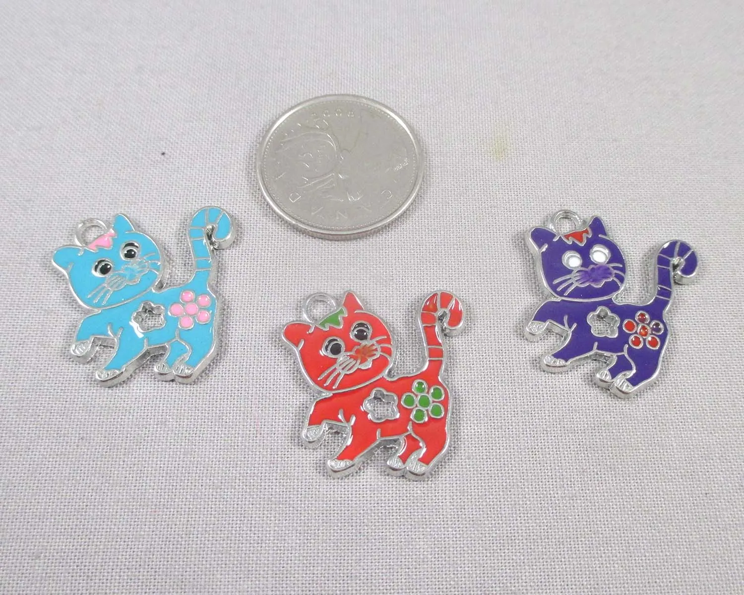 50% OFF!! Cat Charm Silver Tone Mixed Color Enamel 4pcs (0691)