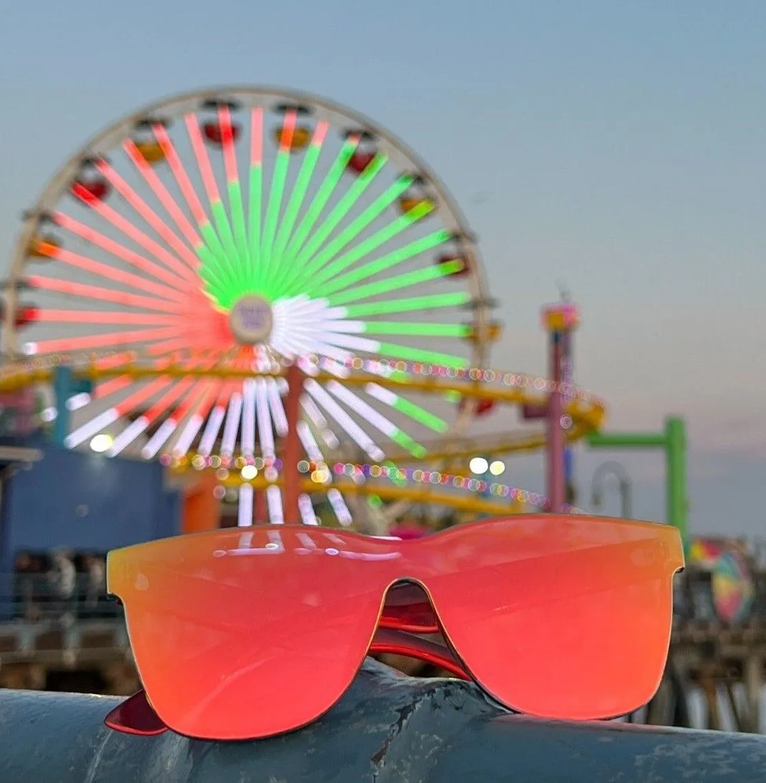 Chic Metallic Style Sunglasses