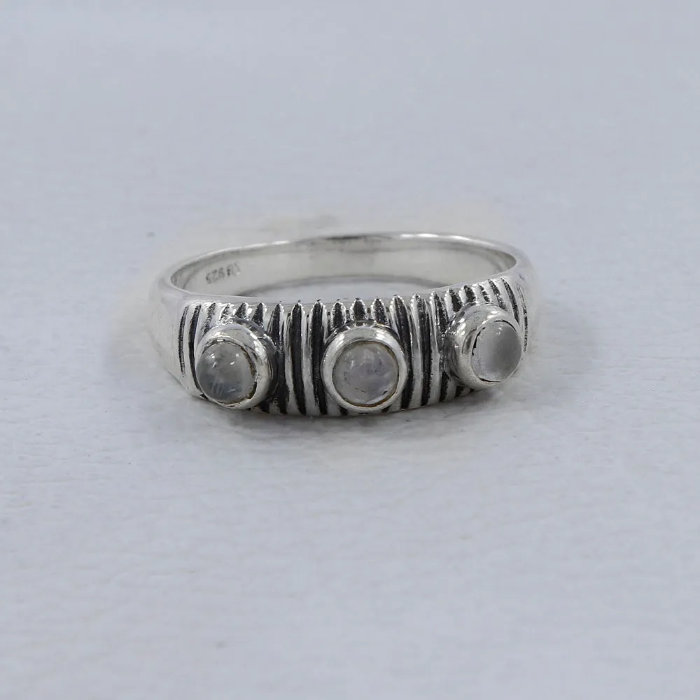 Gorgeous Rainbow Moonstone Silver Band Ring