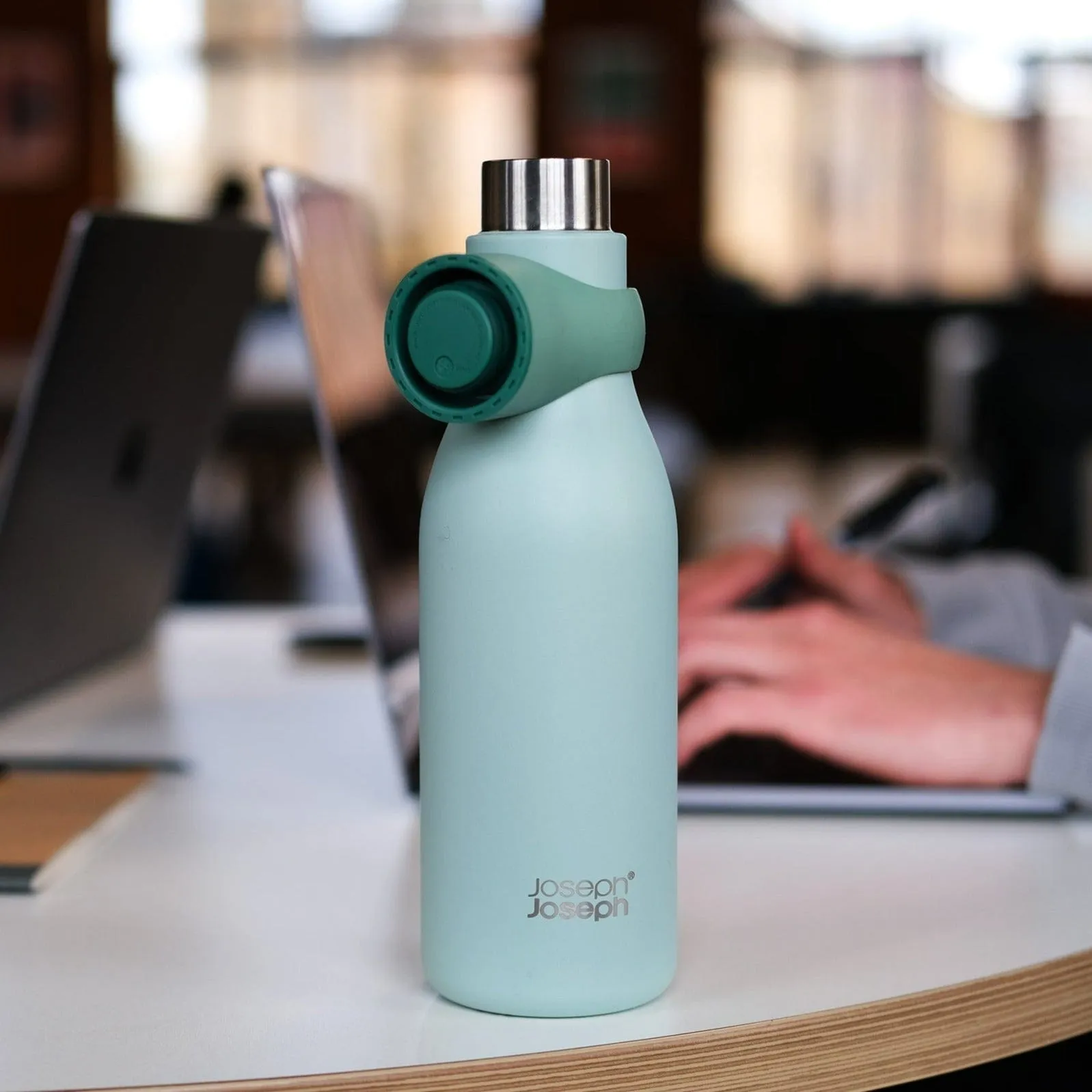 Joseph Joseph Loop 500ml Stainless-steel Vacuum Insulated Water Bottle Green