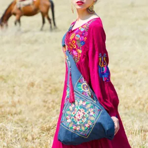 Large Capacity Ethnic Totem Embroidery Crossbody Bag